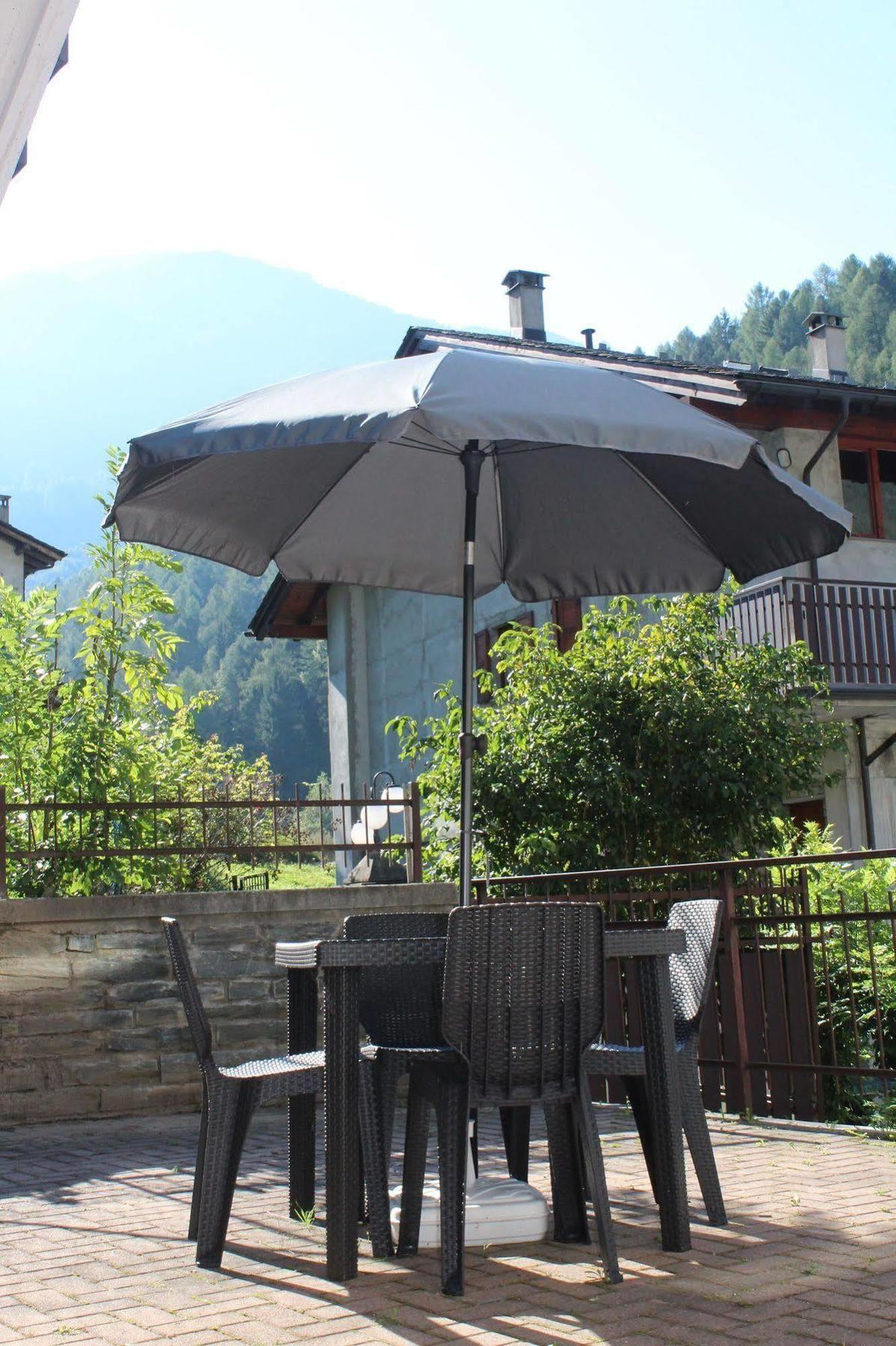 Lanterna Apartments Chiesa in Valmalenco Extérieur photo